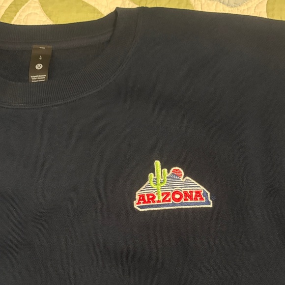 University of Arizona Lululemon Steady State Crewneck Sweatshirt Large NWT - Picture 2 of 5